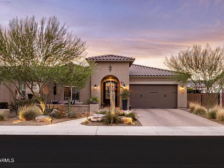 9418 W DALEY Lane photo 1