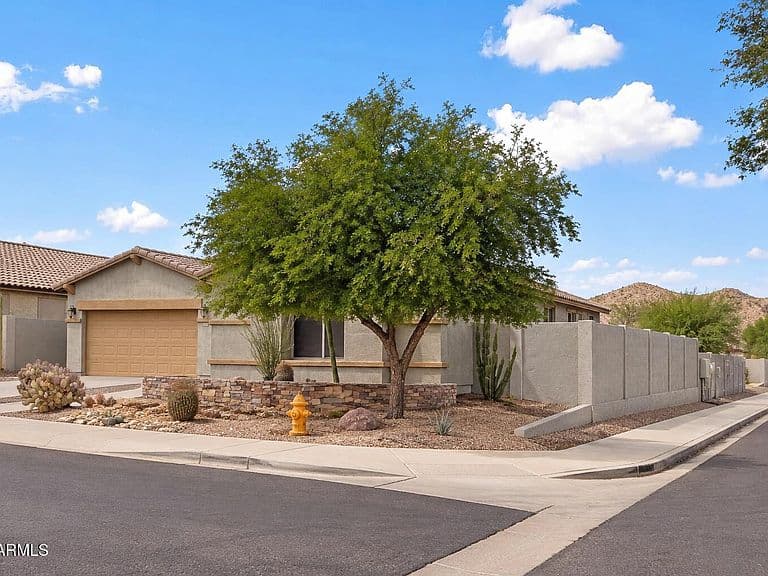 18426 W WESTERN STAR Boulevard photo 2