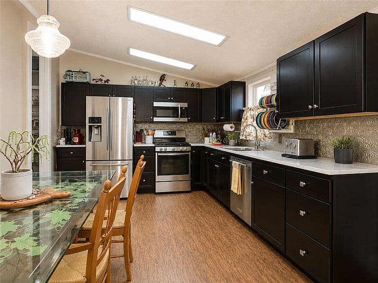 46 Bridlewood Dr photo 4