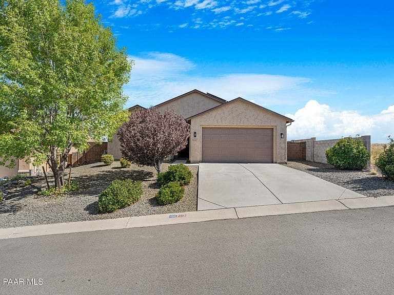 1207 Bainbridge Ln photo 2