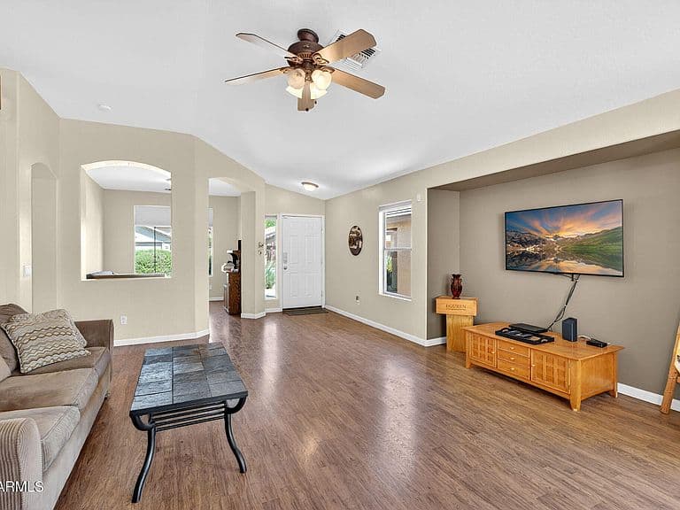 17 E MAYFIELD Drive photo 5