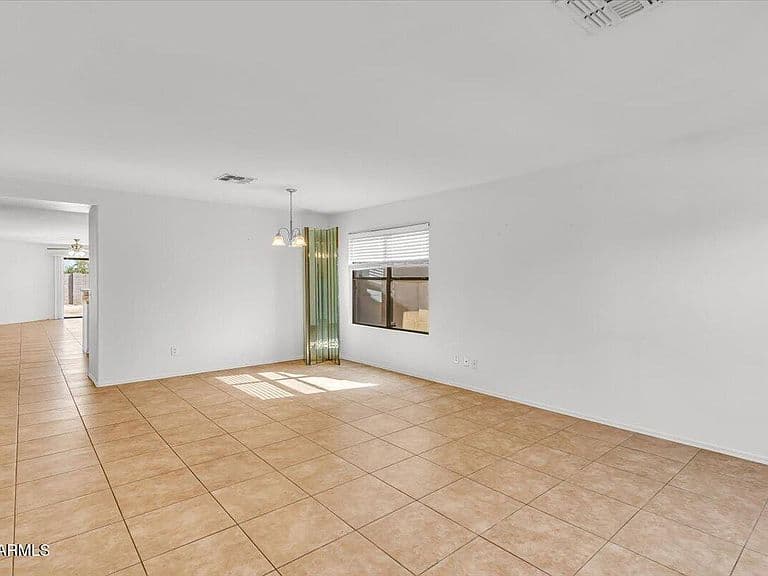 218 E MILADA Drive photo 3