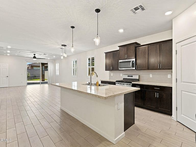12645 W ORANGEWOOD Avenue photo 5