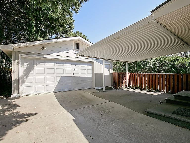 2213 Elizabeth St photo 3