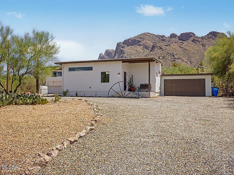 9140 N Shadow Mountain Dr photo 1