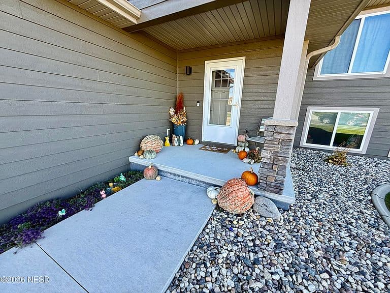 1318 Cherry Dr NE photo 4