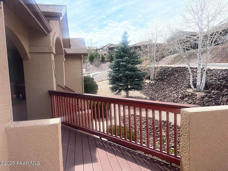 2249 Lakewood Dr photo 5
