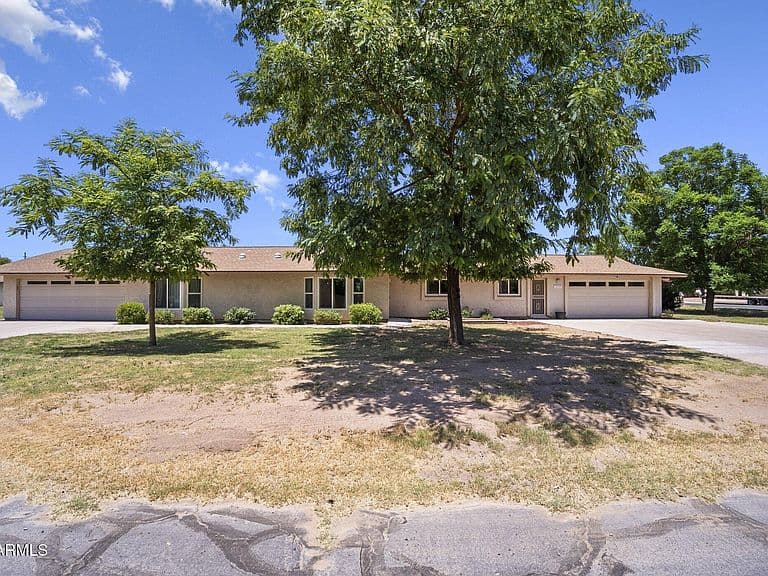 16501 W MAGNOLIA Street photo 1