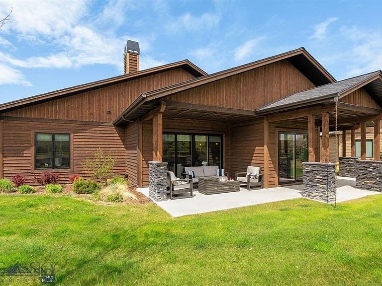 203 Wickwire Way photo 2