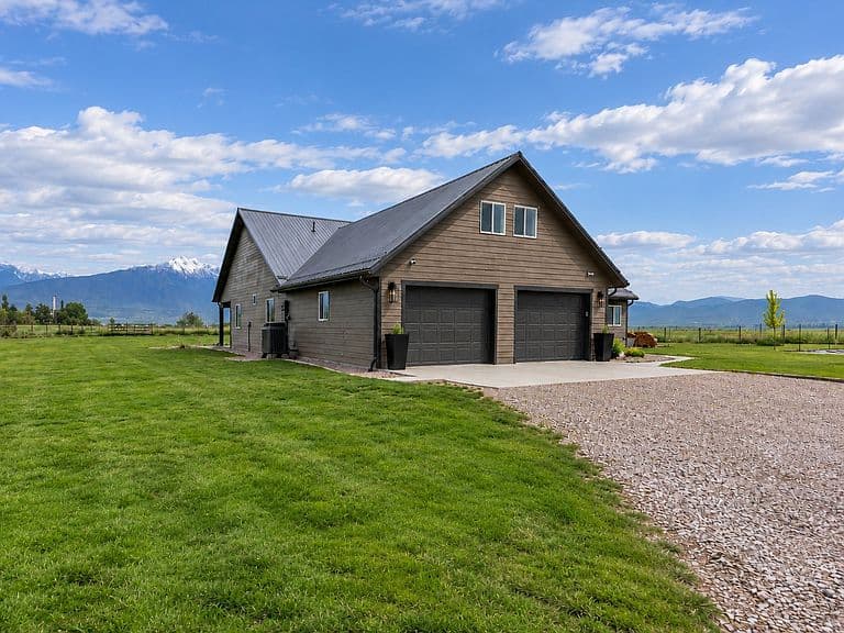 56400 Logan Rd photo 4