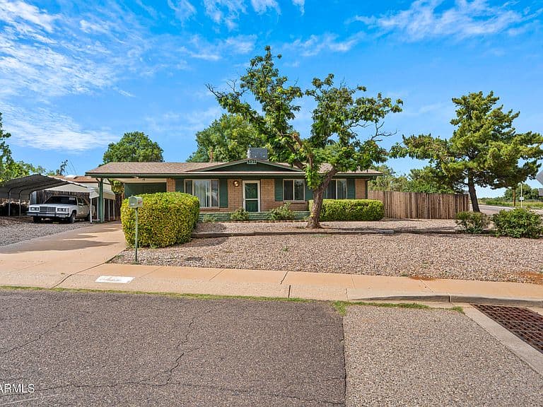 5171 E EVERGREEN Drive photo 2