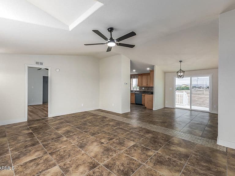 37522 W Pierce St photo 3