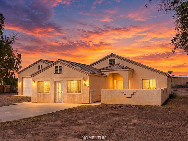 2043 E Pescador Drive photo 1
