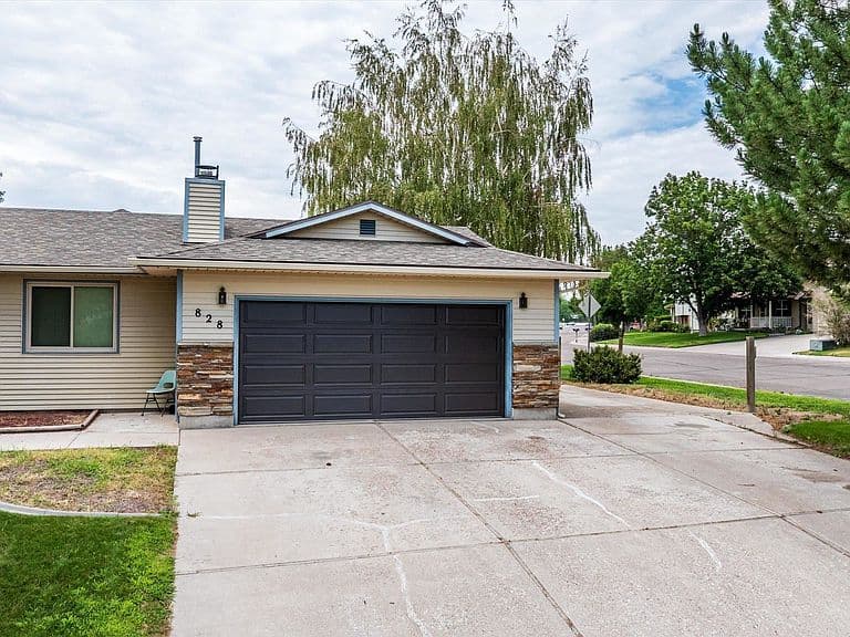 828 Brundage St photo 4