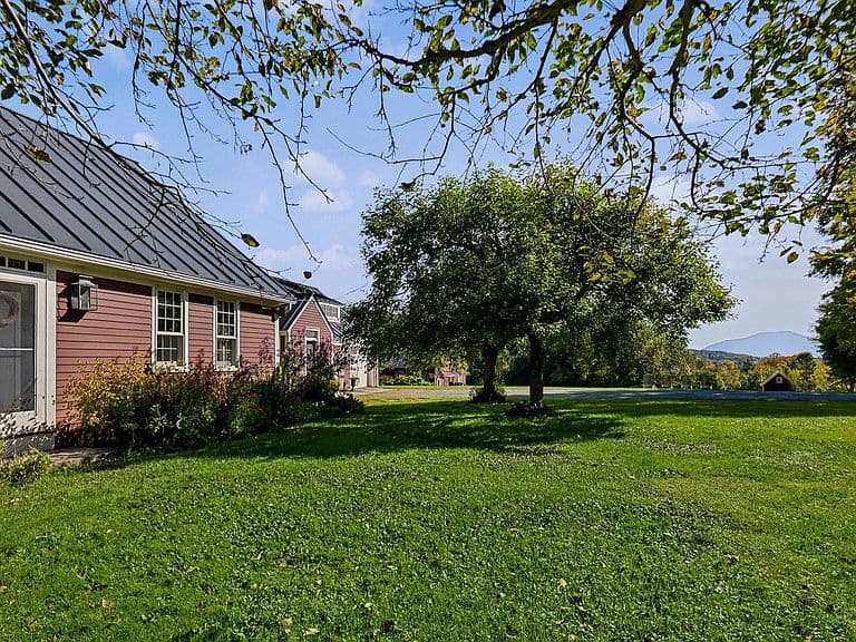218 N Puckerbrush Road photo 4