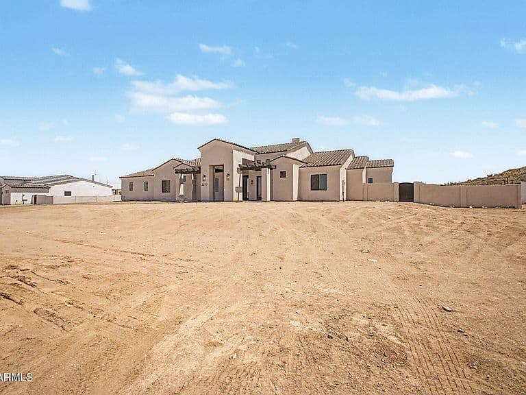 3213 W LIND Road photo 5