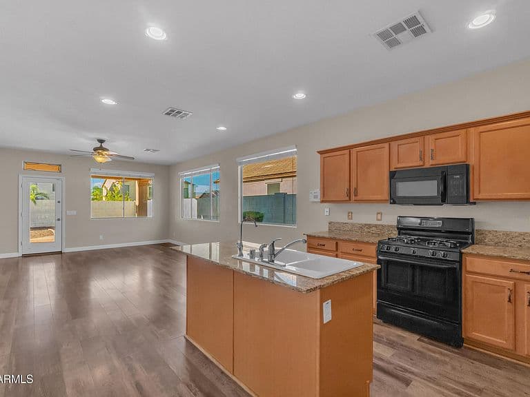 18420 W LA MIRADA Drive photo 5