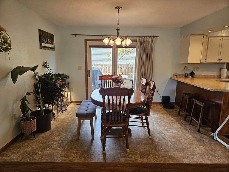 319 3rd St N photo 5