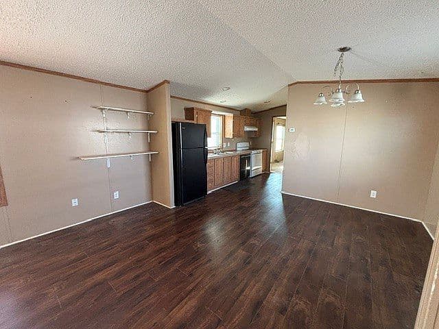 804 Date Ave photo 4