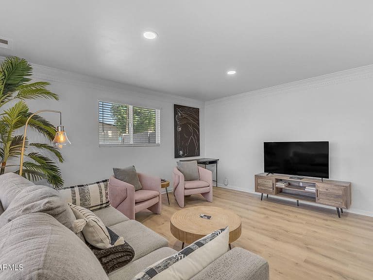 6943 E Granada Road photo 4