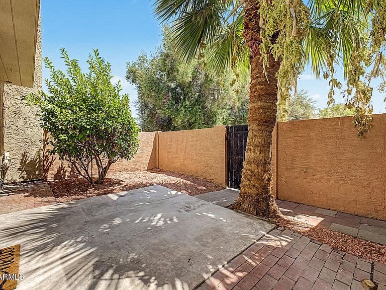 4470 W PALMAIRE Avenue photo 5