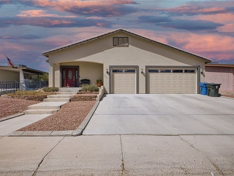 2618 Country Club Drive photo 1