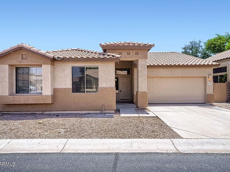 8953 E CAPRI Avenue photo 2