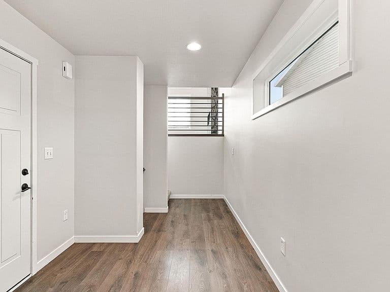 2154 65th Ave S photo 2