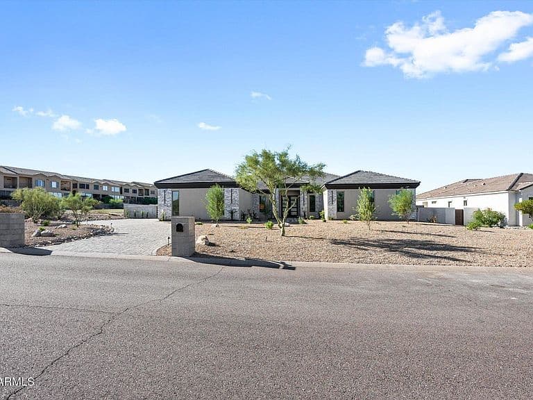 11052 N Indigo Drive photo 5