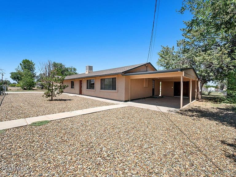 1120 Sierra Vista Dr photo 2