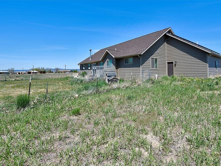3768 Cupid Dr photo 2