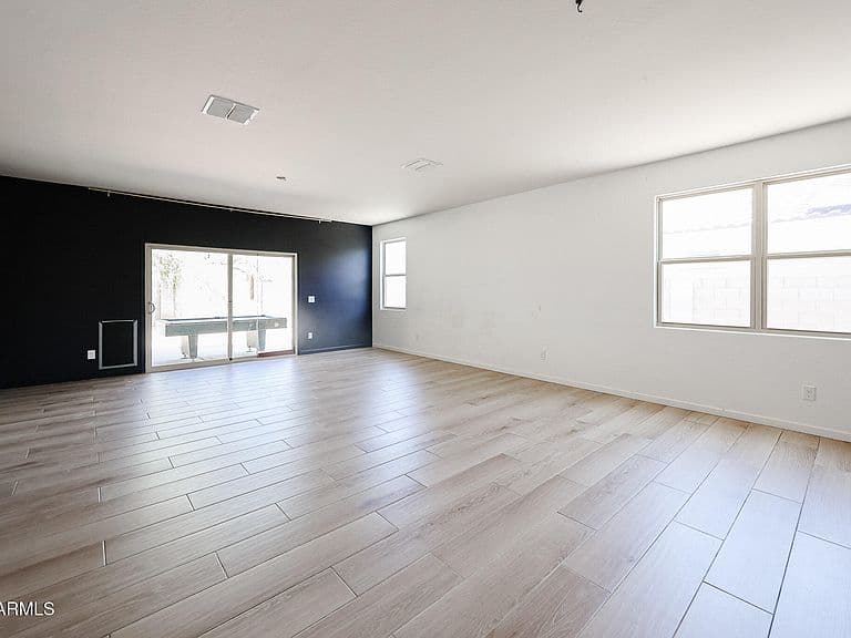 25640 W COLES Road photo 4