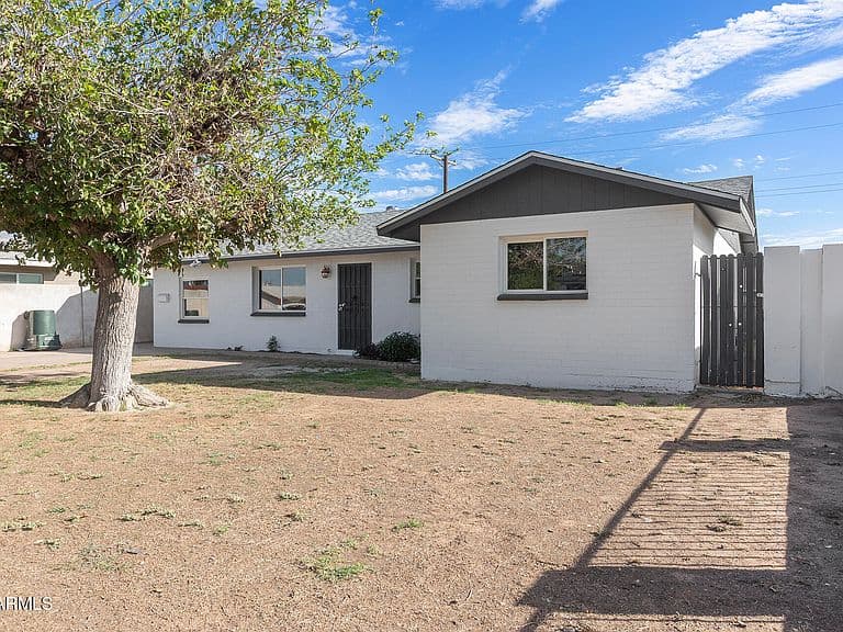 7935 W EARLL Drive photo 3