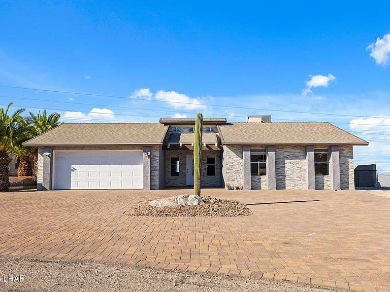 421 Hound Dr photo 1