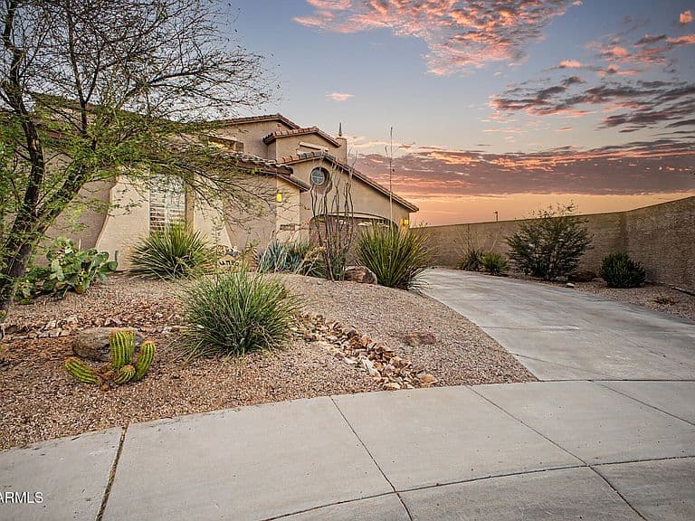 18035 W Paseo Way photo 5