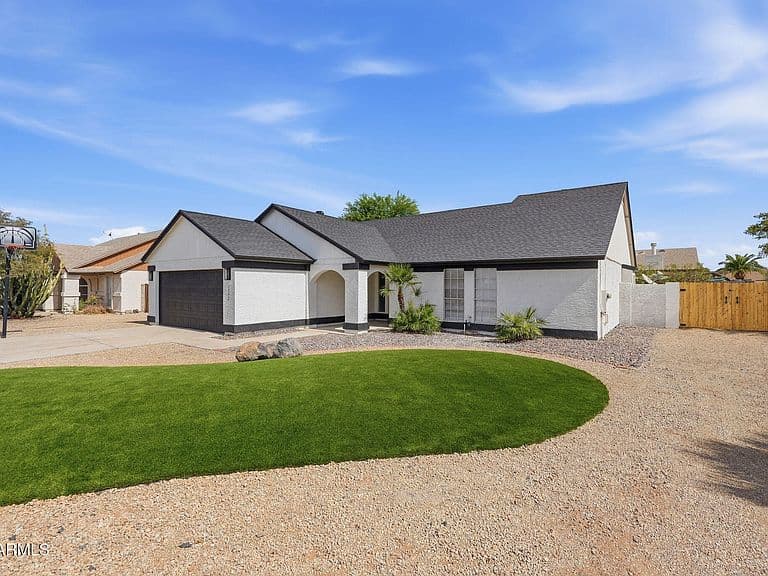 7742 W CHERRY HILLS Drive photo 4