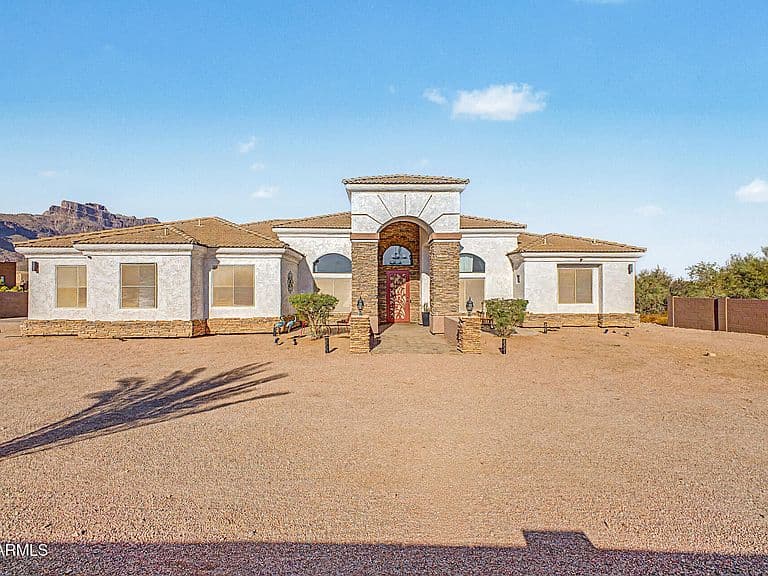 529 S VAL VISTA Road photo 2