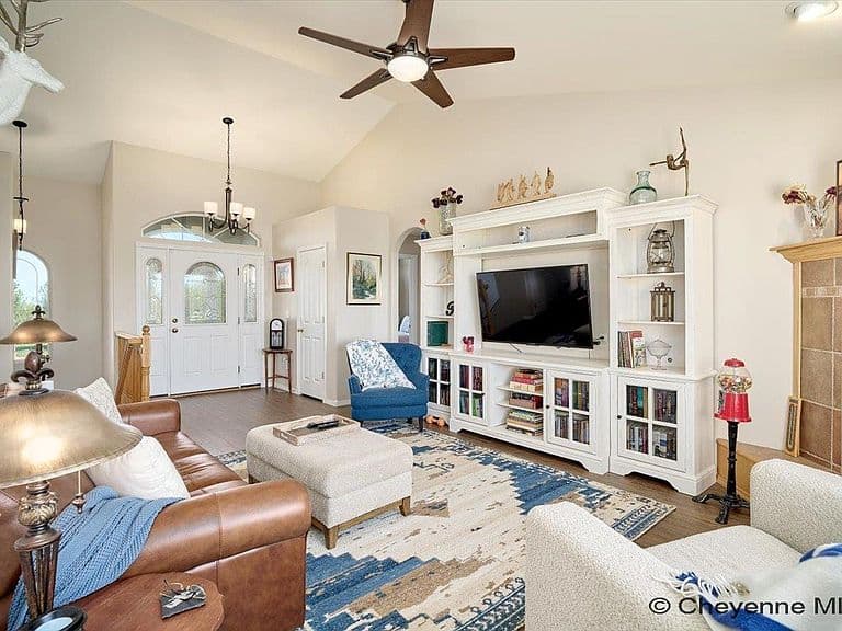 10423 Beartooth Dr photo 4