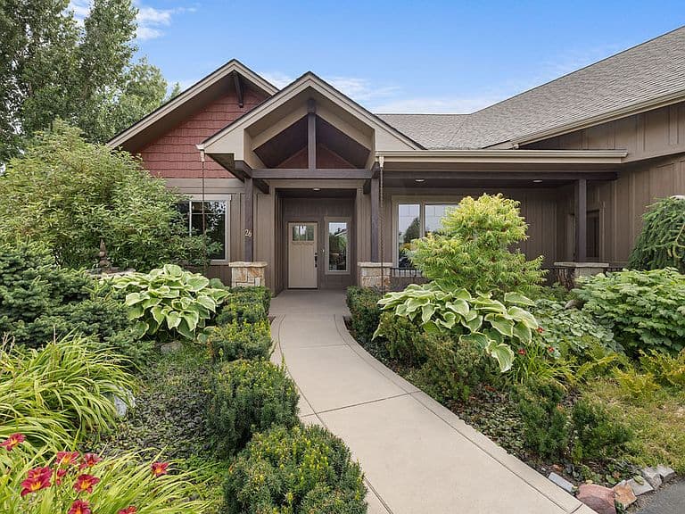 26 Logan Way photo 2