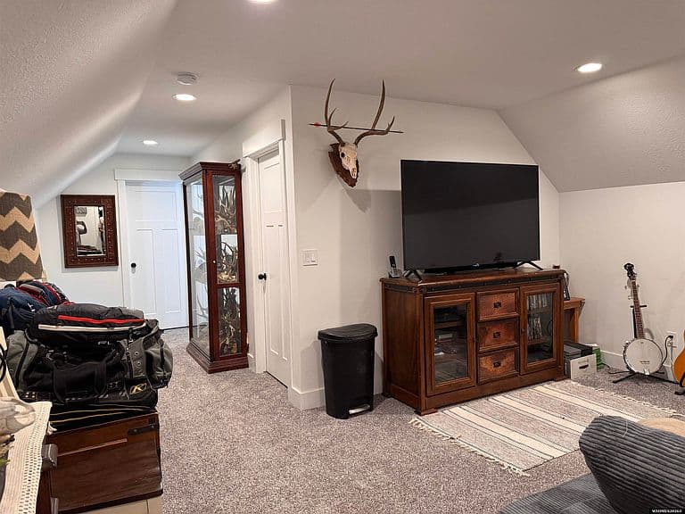 128 Kerri Way photo 5