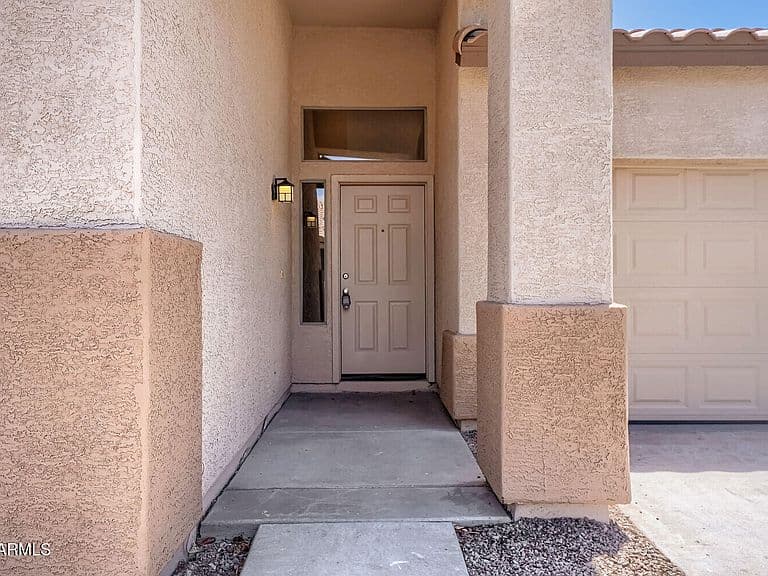 8953 E CAPRI Avenue photo 5