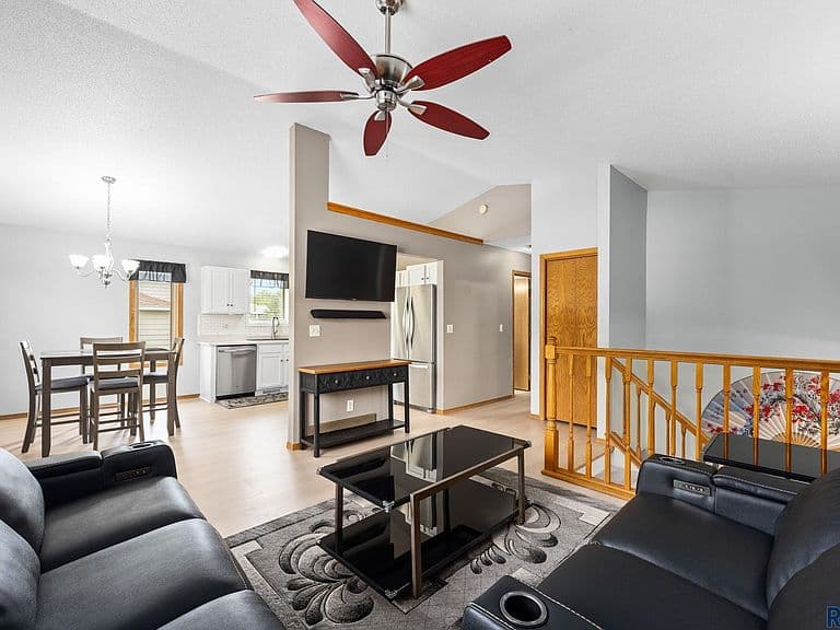 6205 W Jordan Dr photo 4