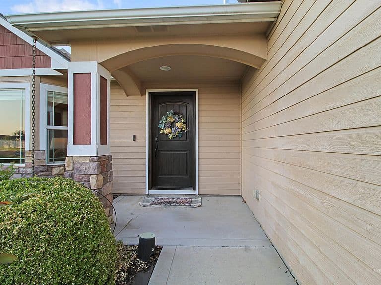 531 Clinton Dr photo 3
