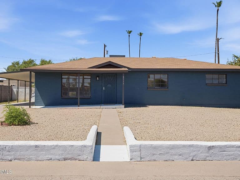 2114 W RANCHO Drive photo 1