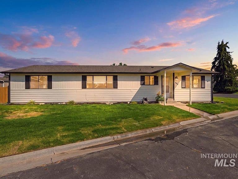 590 S Malaga Ln photo 1