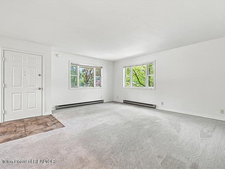 1065 W Brahma Dr photo 4