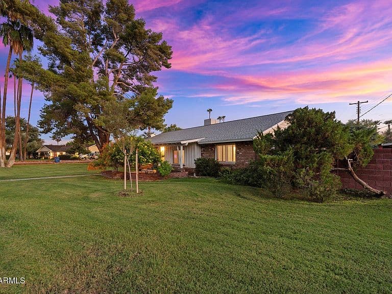 1401 W FRIER Drive photo 3