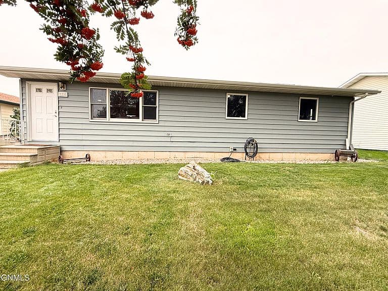 2316 8th Ave E photo 2