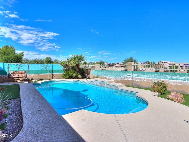 1546 E Falcon Court photo 1