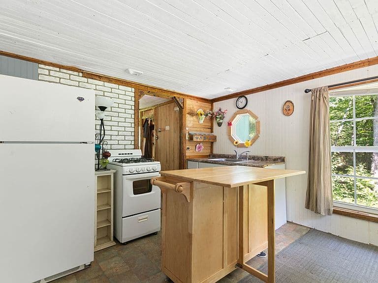 70 Williams Road photo 4